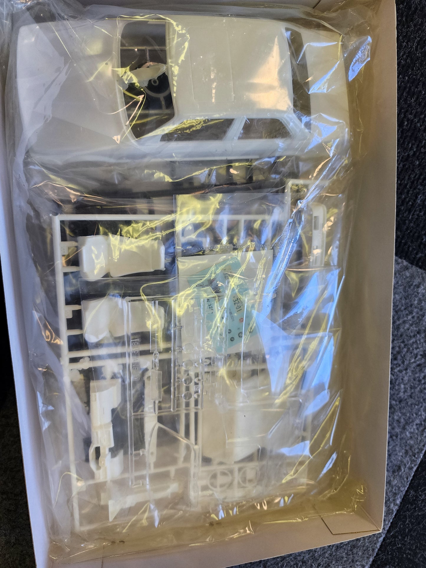 Bmw E30 scale model 1/24 by Fujimi