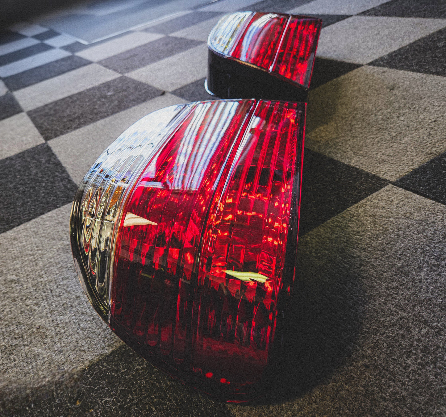 BMW E38 Tail lights Dark Red + Clear 740i 740il 750il