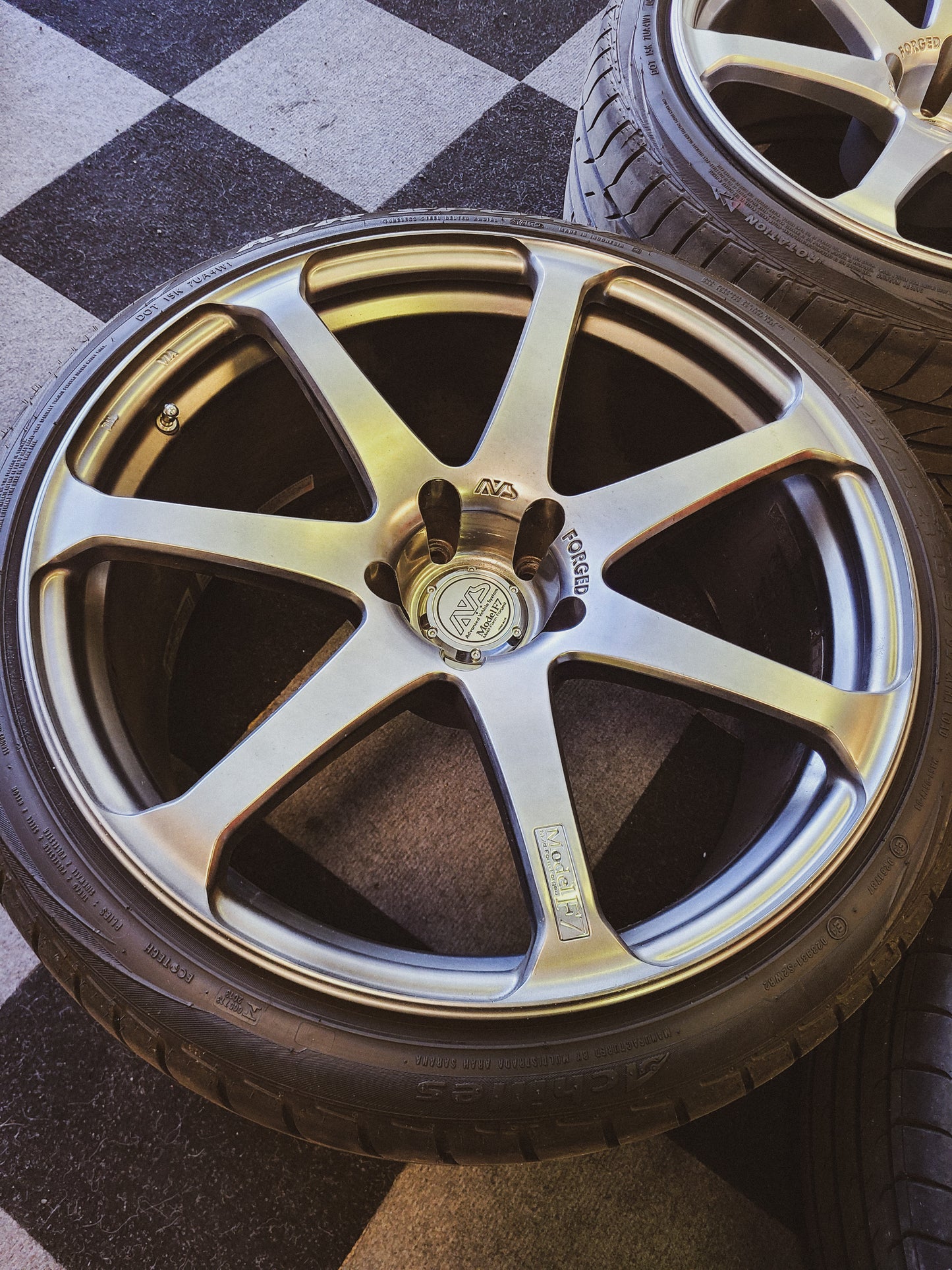 Yokohama AVS Model f7 forged 5x120 20x10 BMW E90 E92 M3 LS460
