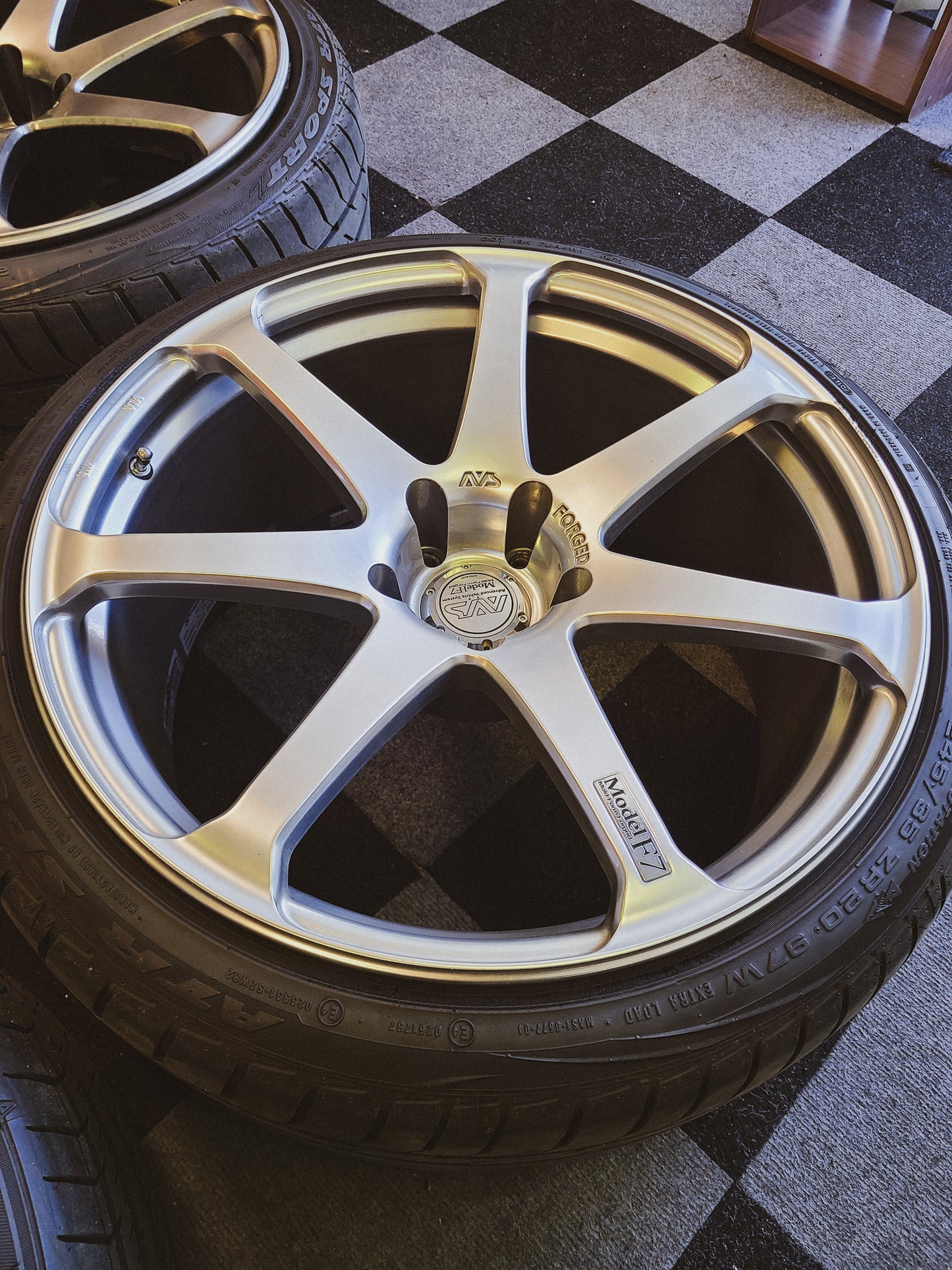 Yokohama AVS Model f7 forged 5x120 20x10 BMW E90 E92 M3 LS460