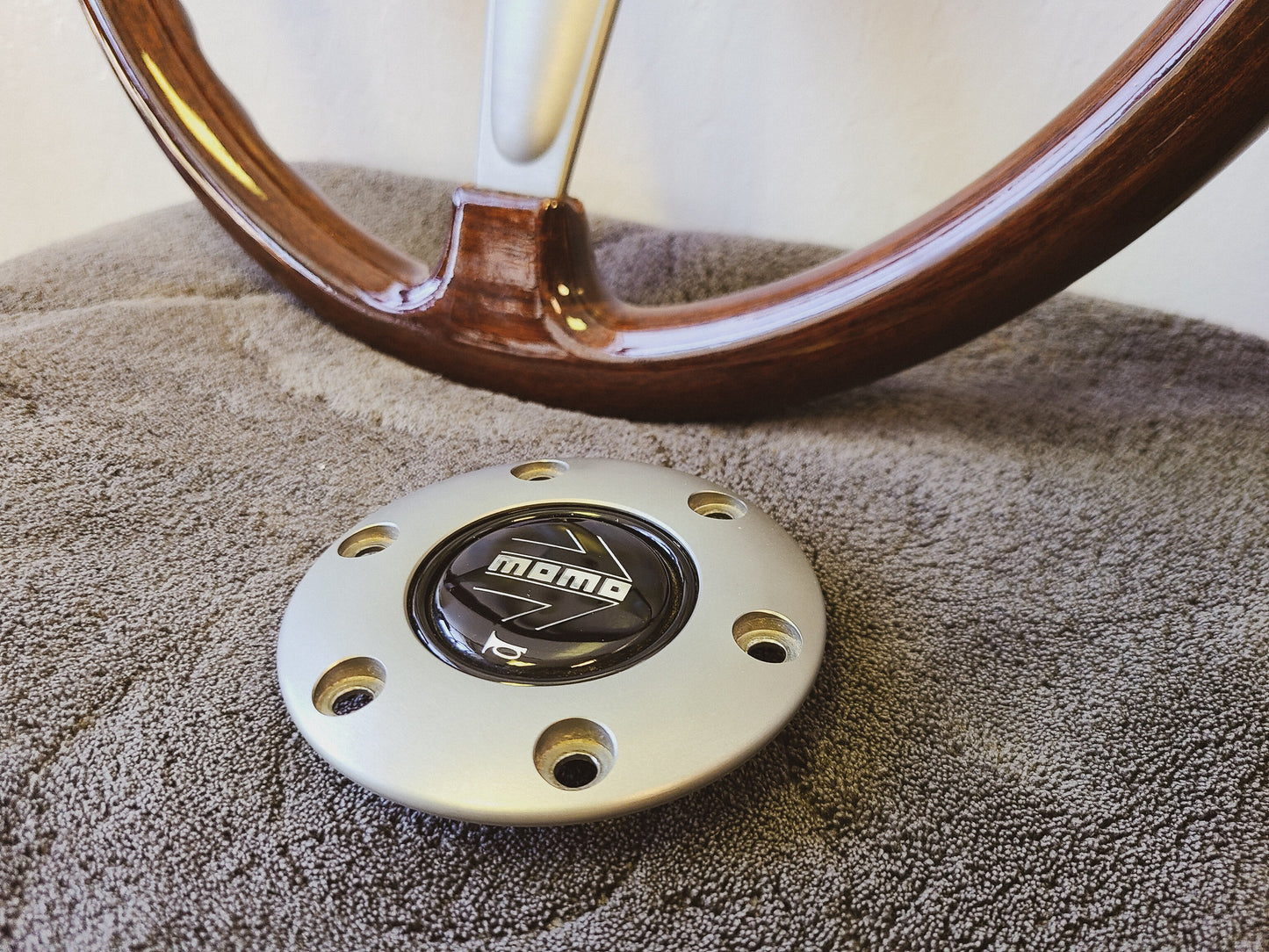 MOMO Wood Steering wheel 3 spoke w/ horn button