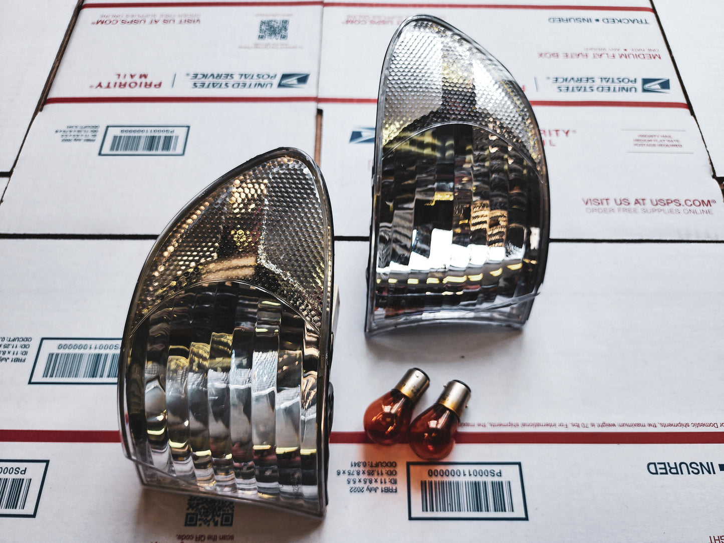 BMW E38 clear euro turn signals w/bulbs 99-01 facelift only