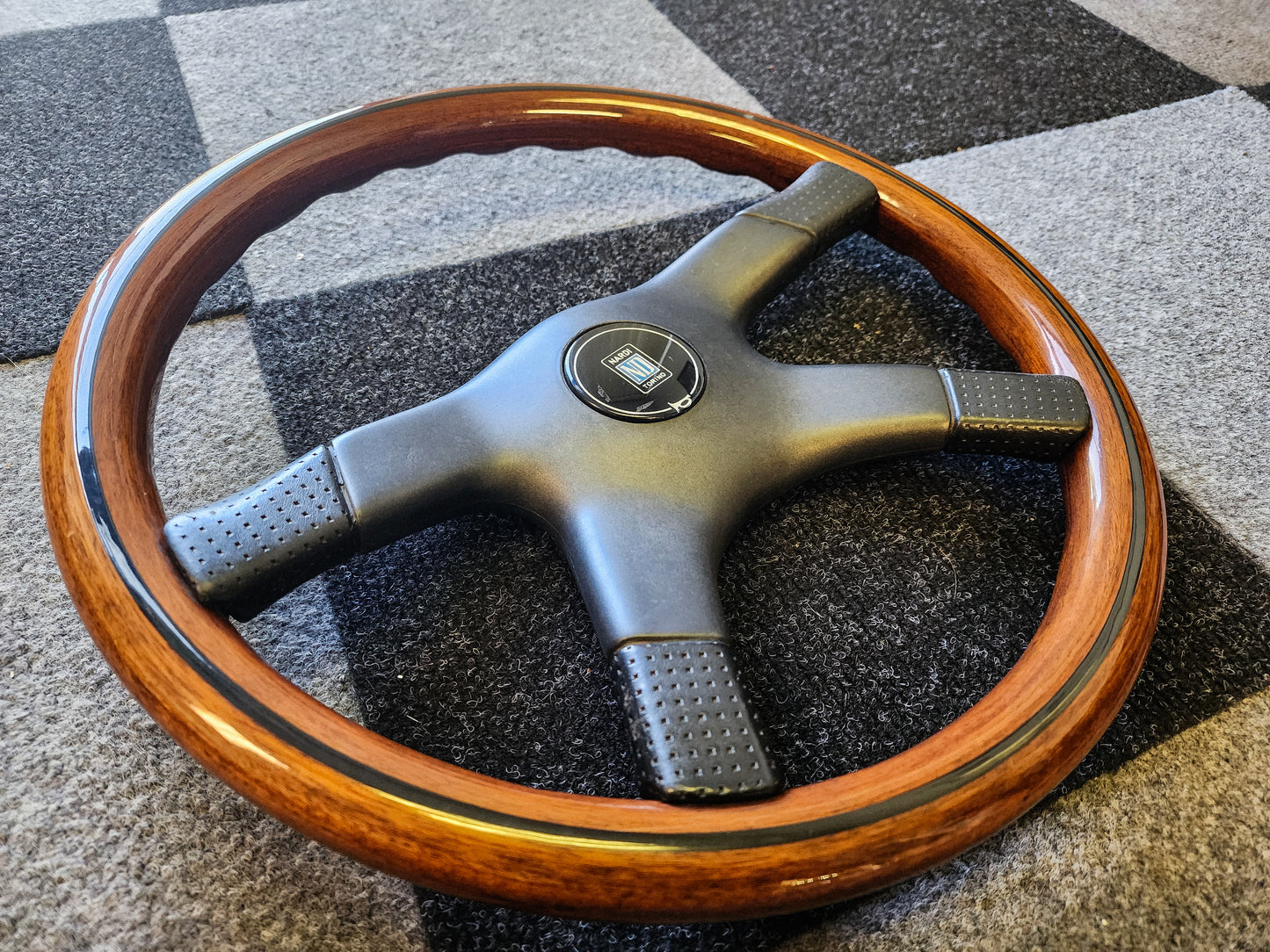 Nardi gara 4 spoke wood steering wheel