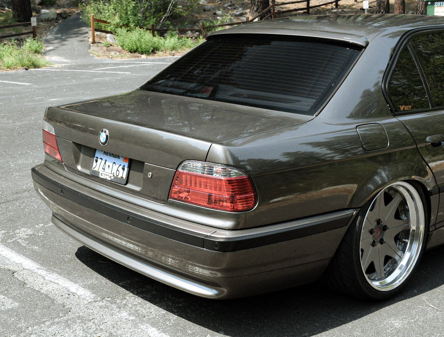 BMW E38 rear window roof spoiler, pre painted – sevenspeedshop