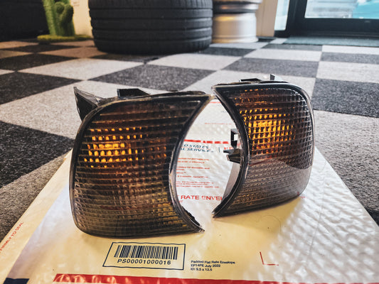 E34 In-pro Inpro light smoke with amber insert corner turn signal lights
