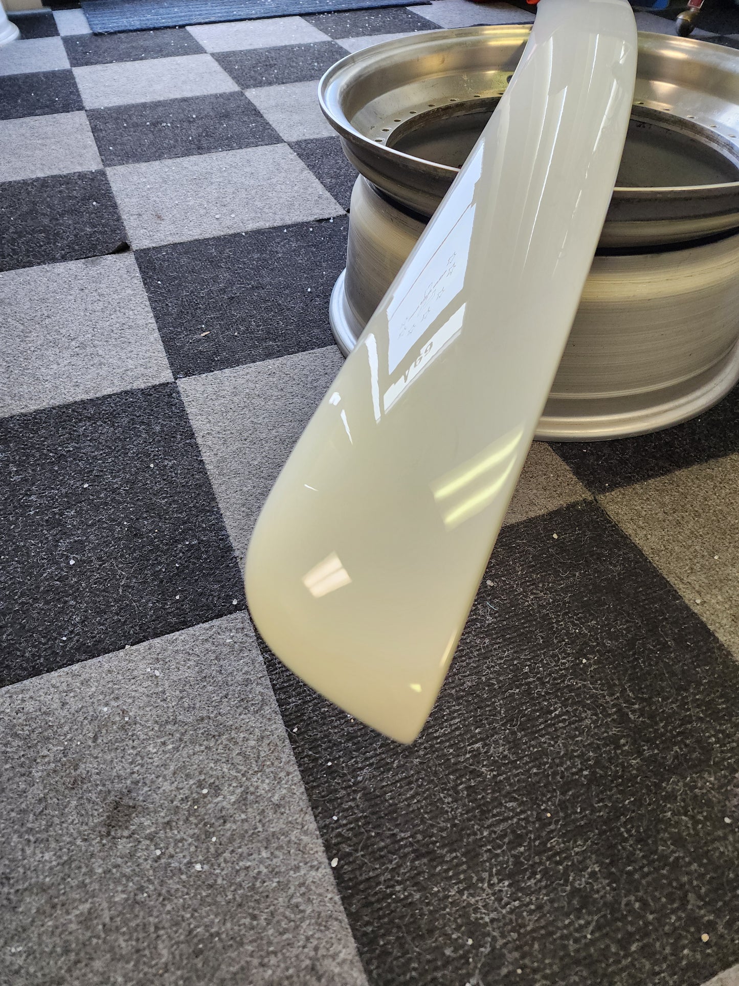 BMW E38 rear window spoiler, pre painted – sevenspeedshop
