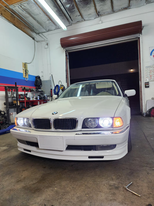 Bmw E38 HID headlight conversion kit for US spec 740i 740il