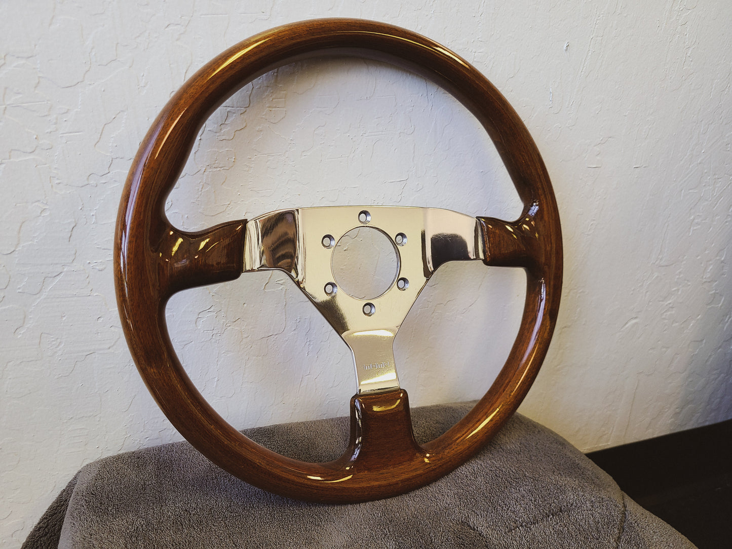 MOMO polished wood steering wheel