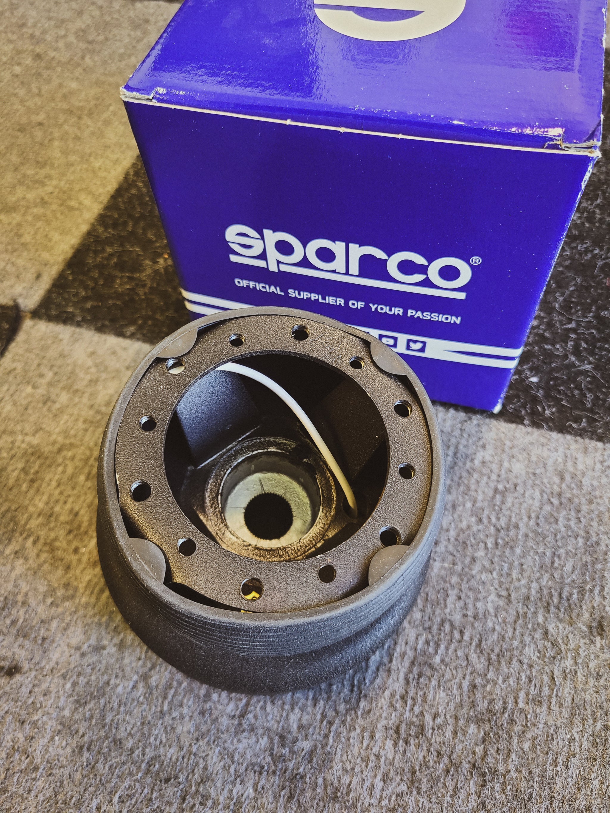 Sparco Steering Wheel Hub 1983-1990 BMW E30 main image 0