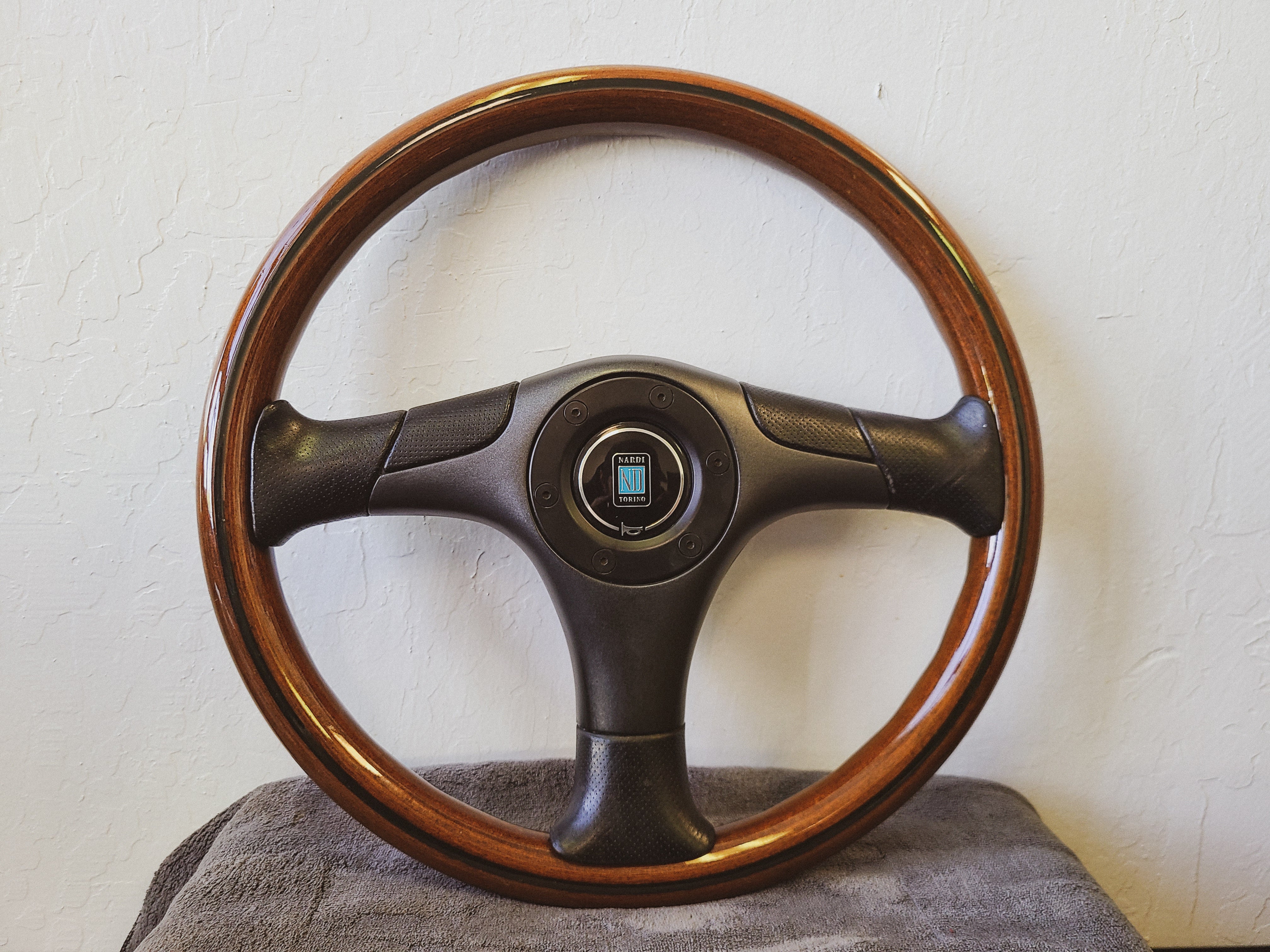 Nardi ND Torino ウッド3スポーク ステアリング Nardi Torino 3 spoke wood steering wheel – sevenspeedshop