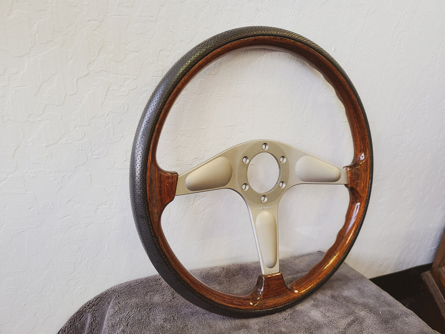 Momo 3 spoke wood+leather 365mm steering wheel